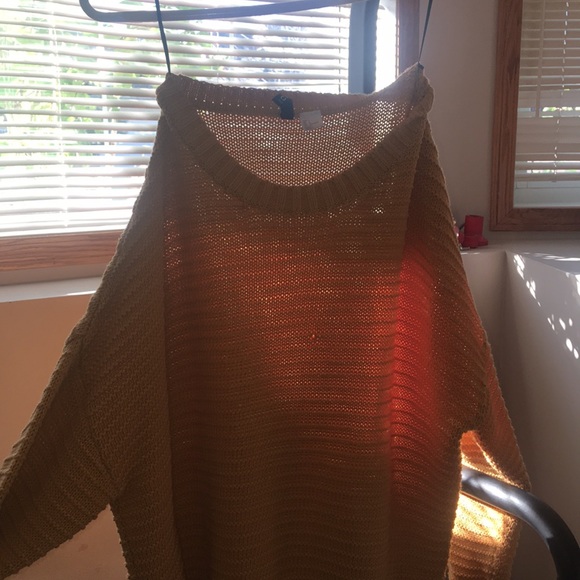 Large Mustard Knit Sweater - Picture 2 of 4